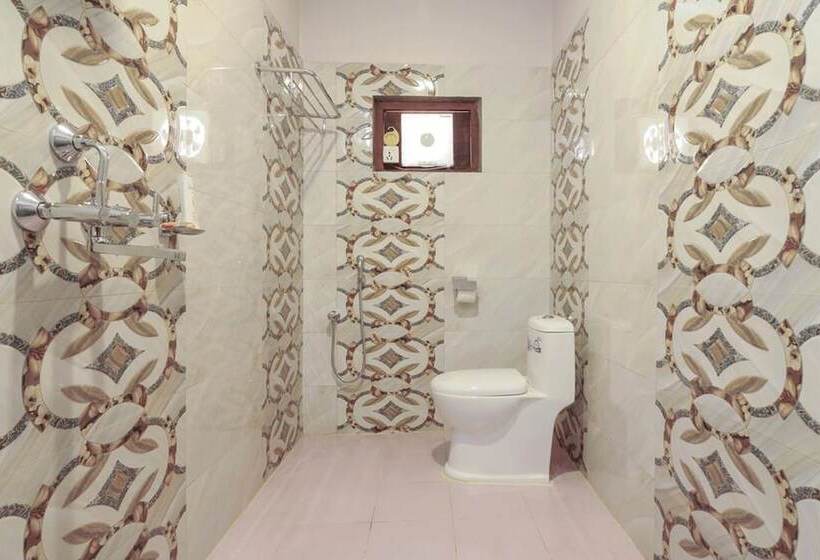 هتل Seven Lakes Resort