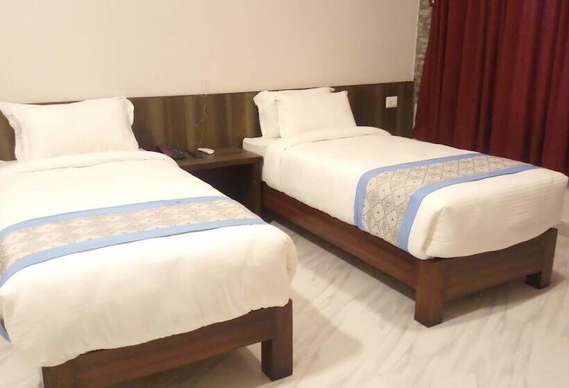 هتل Seven Lakes Resort