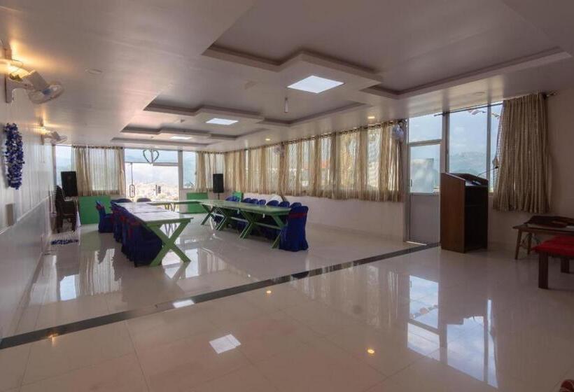 هتل Seven Lakes Resort