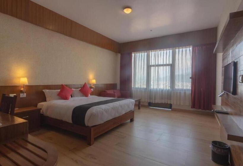 هتل Seven Lakes Resort