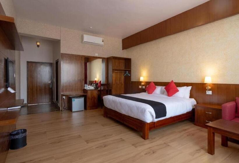 هتل Seven Lakes Resort