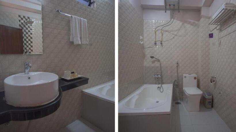 هتل Seven Lakes Resort