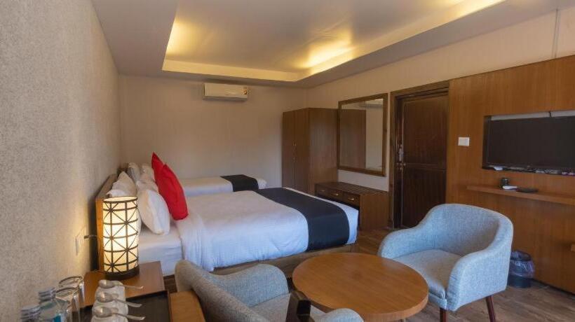 هتل Seven Lakes Resort