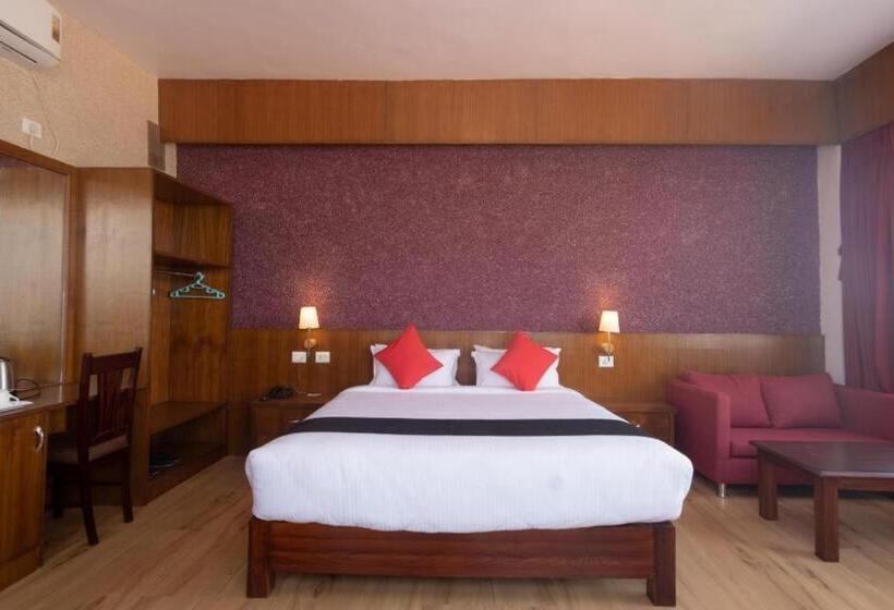 هتل Seven Lakes Resort