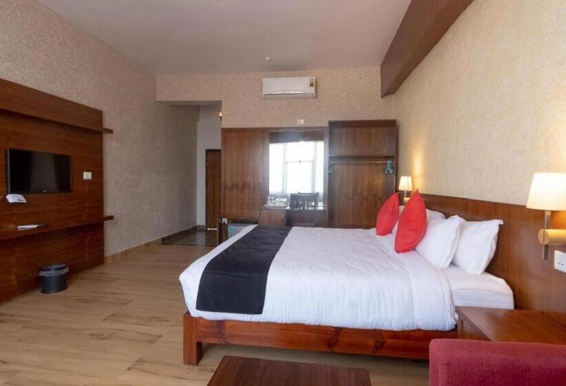 هتل Seven Lakes Resort