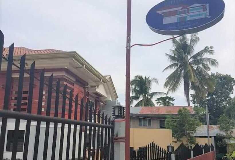 בית מלון כפרי Catalinas Inn