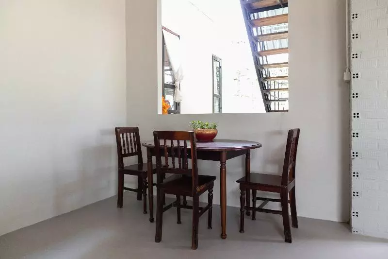 هتل Greenery Home By Oyo Rooms