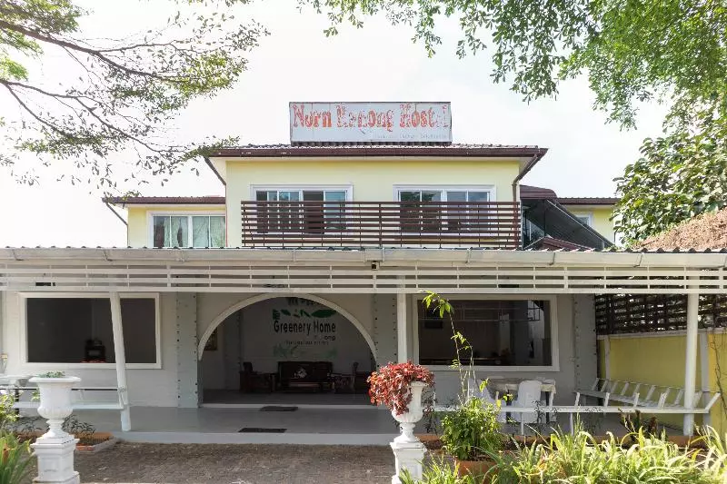 هتل Greenery Home By Oyo Rooms