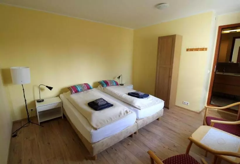 هتل Guesthouse Steinsholt