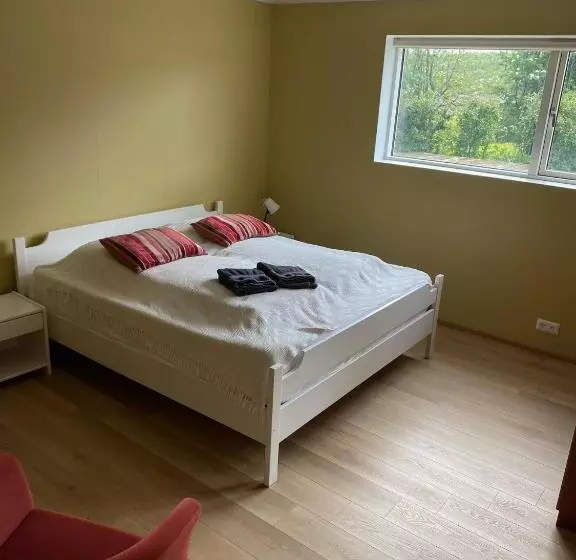 هتل Guesthouse Steinsholt