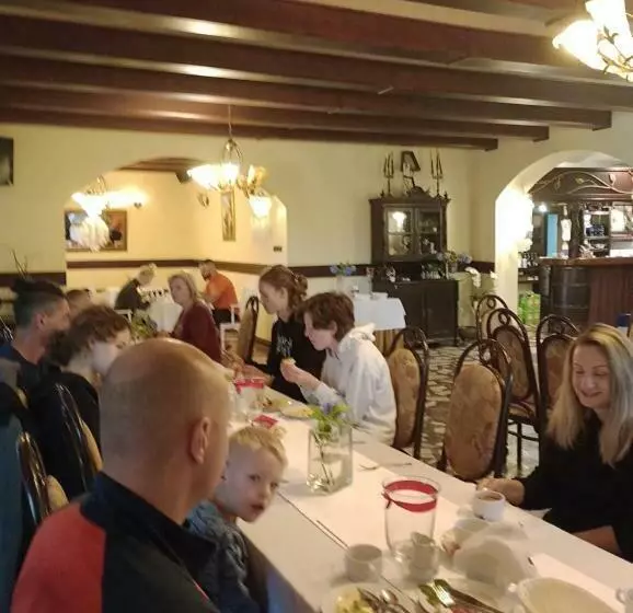 Aamiaismajoitus (B&B) Zajazd Turystyczny Stara Gawęda