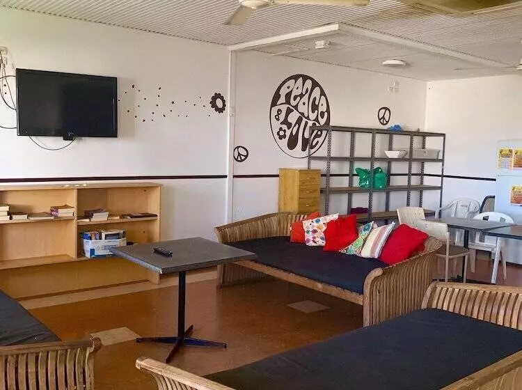 ホテル Roey Backpackers & Party Bar