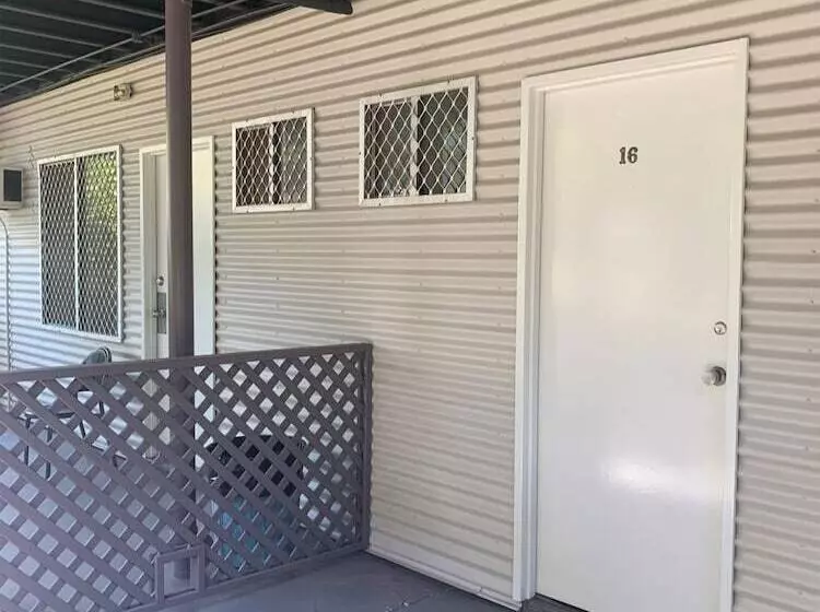 ホテル Roey Backpackers & Party Bar