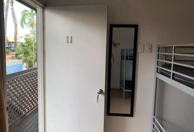 ホテル Roey Backpackers & Party Bar