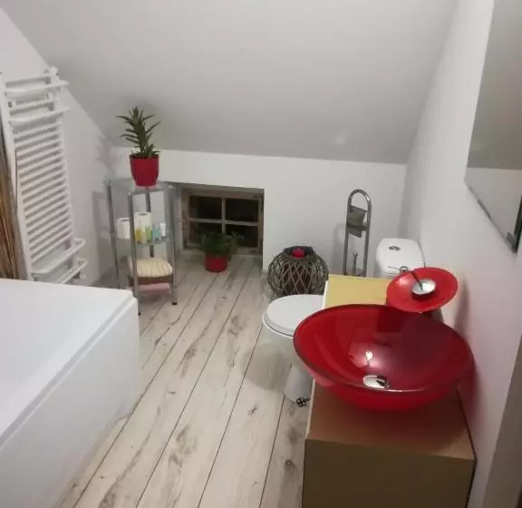 ホテル Agroturystyczny Dom Na Skraju Lasu