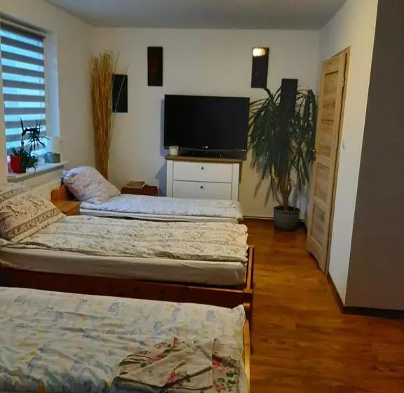 ホテル Agroturystyczny Dom Na Skraju Lasu