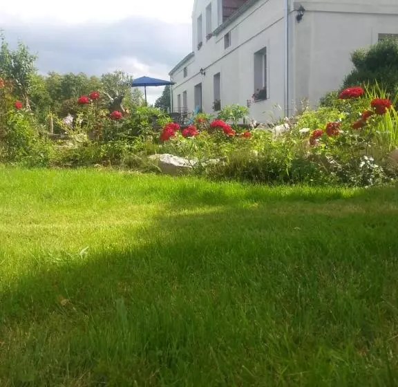 ホテル Agroturystyczny Dom Na Skraju Lasu