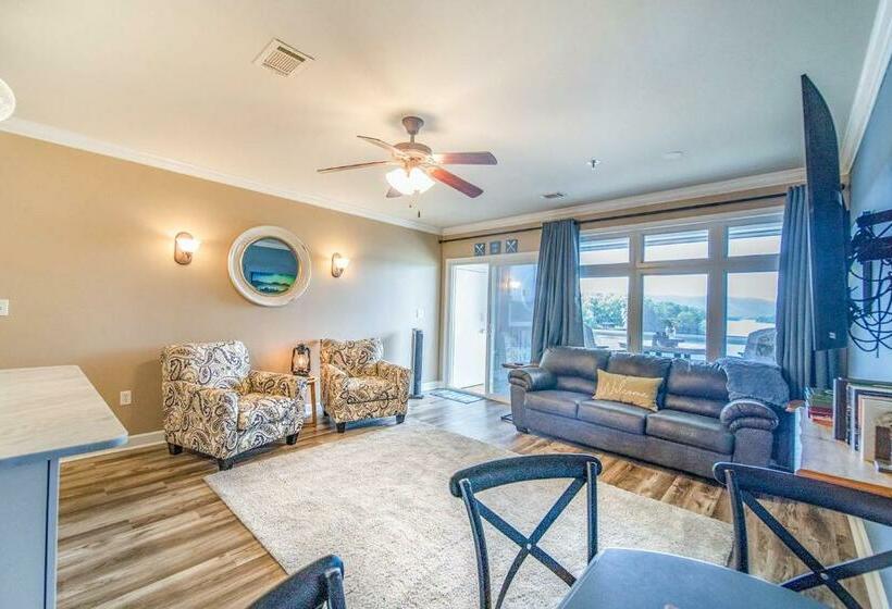 ホテル Couples Cove