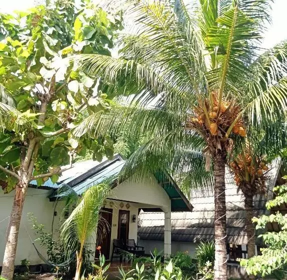 ペンション Follow The Rabbit Bungalow