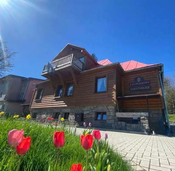 Majatalo Leonardo Guesthouse