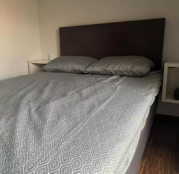 Majatalo Paris Rynek Centrum &parking