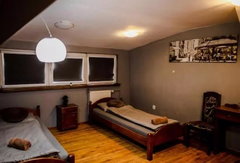 Majatalo Paris Rynek Centrum &parking