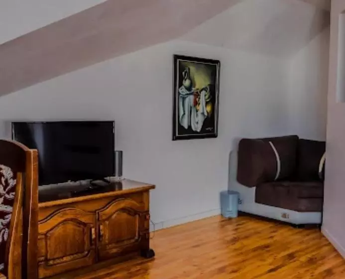 Majatalo Paris Rynek Centrum &parking