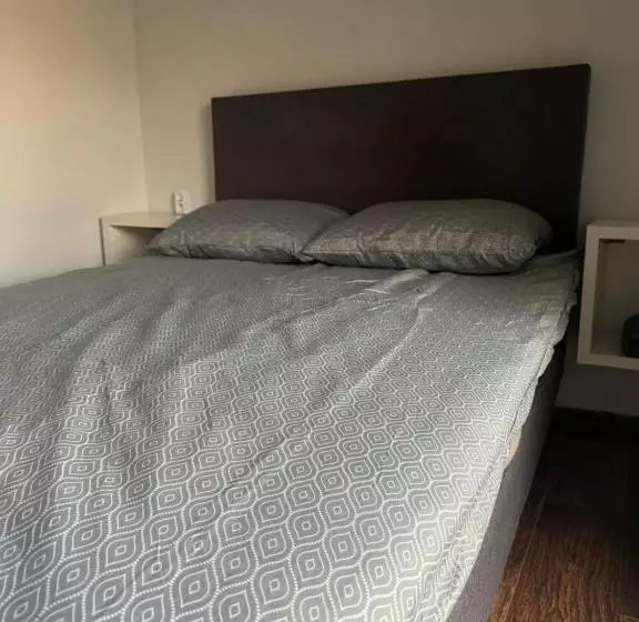 Majatalo Paris Rynek Centrum &parking