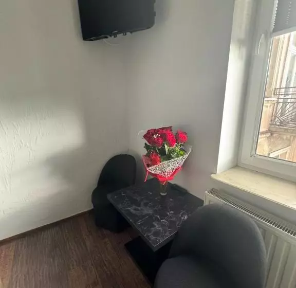 Majatalo Paris Rynek Centrum &parking