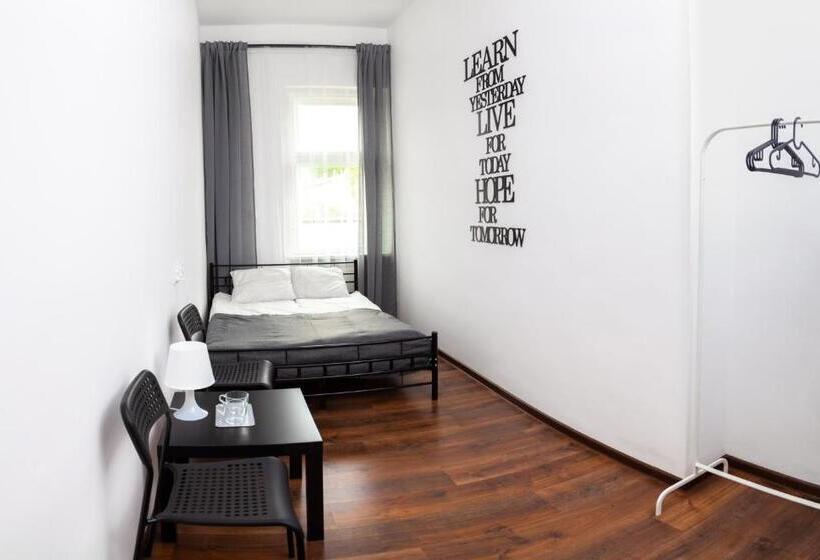 הוסטל Mainstation