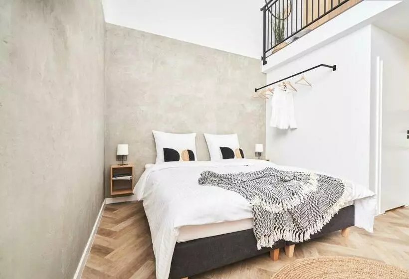 Retkeilymaja Na Fursie Apartments & Rooms