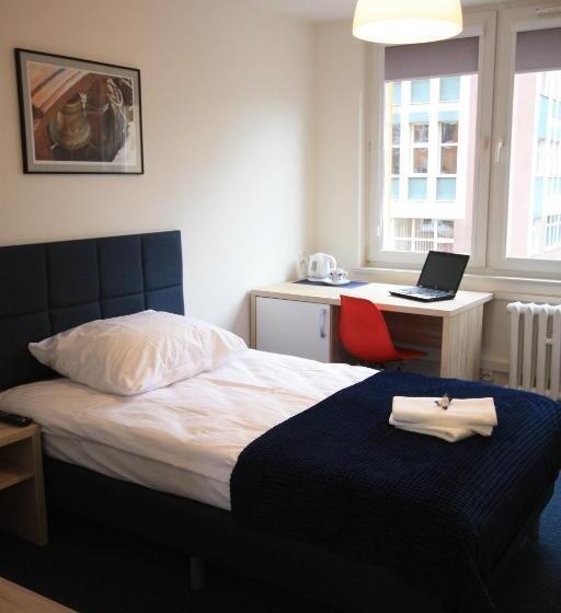 هاستل Studencki Dom Marynarza Pasat