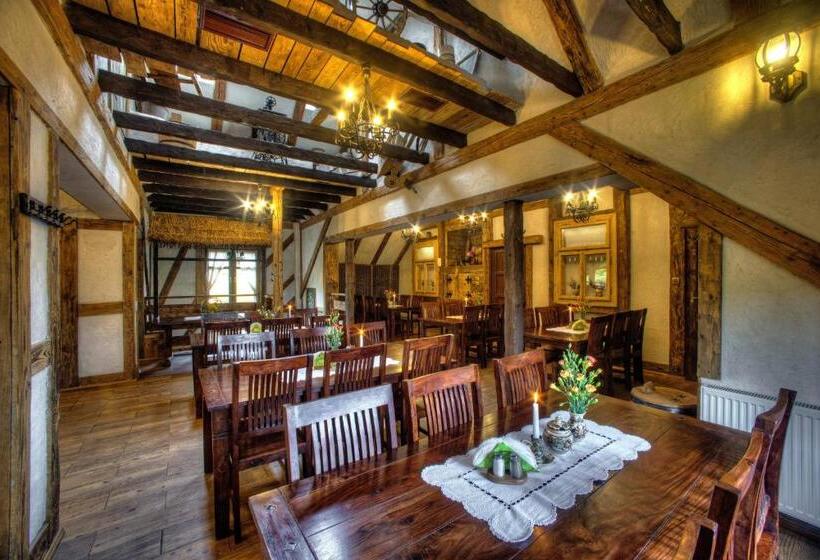 호스텔 Zajazd Sanocki