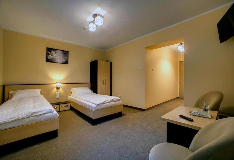 호스텔 Zajazd Sanocki