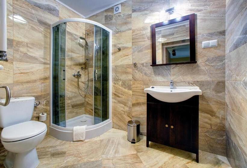 호스텔 Zajazd Sanocki