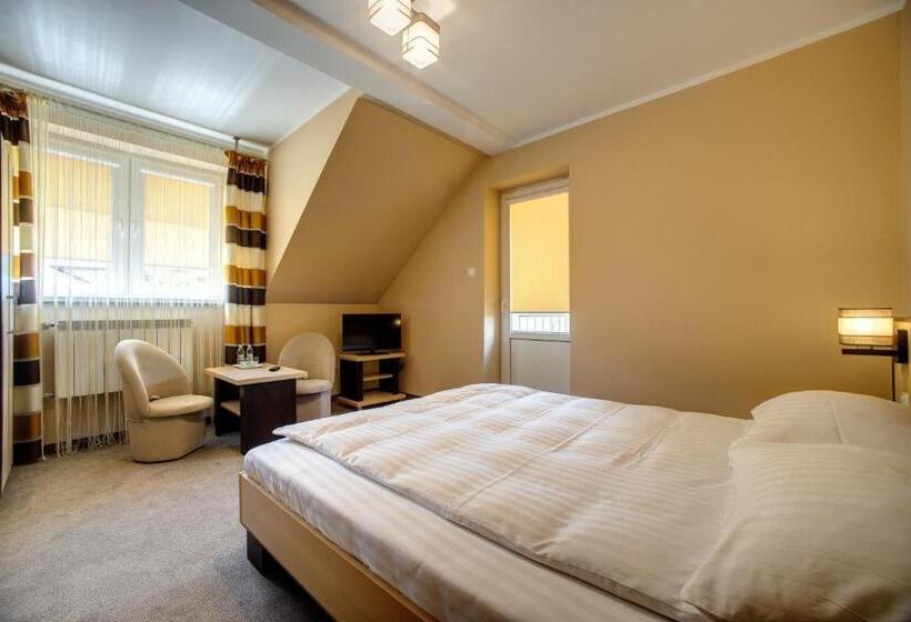 호스텔 Zajazd Sanocki