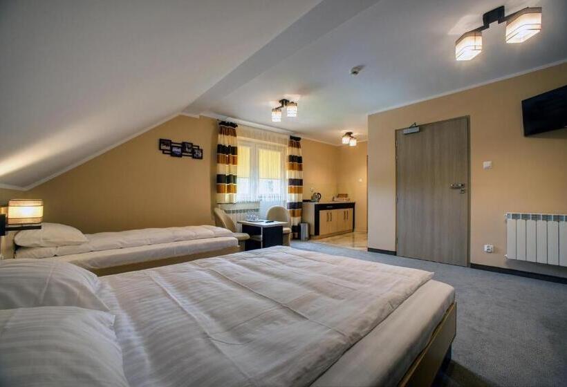 호스텔 Zajazd Sanocki