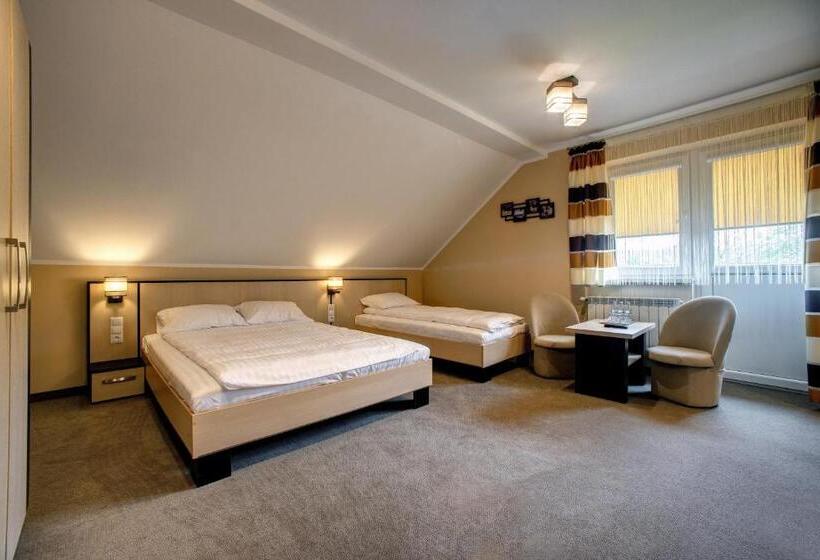 호스텔 Zajazd Sanocki