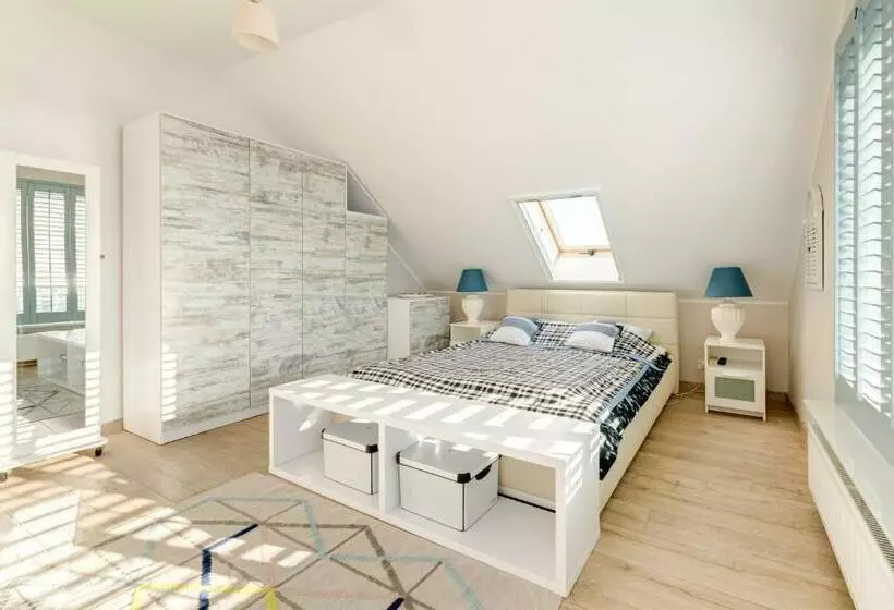 Aamiaismajoitus (B&B) Villa Pastelowa