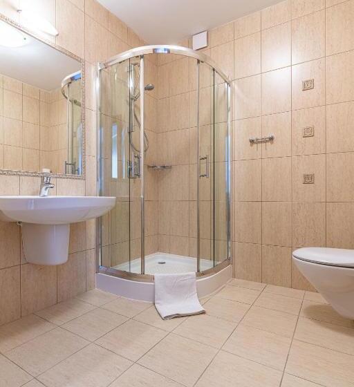 ベッドアンドブレックファースト Willa Serafin