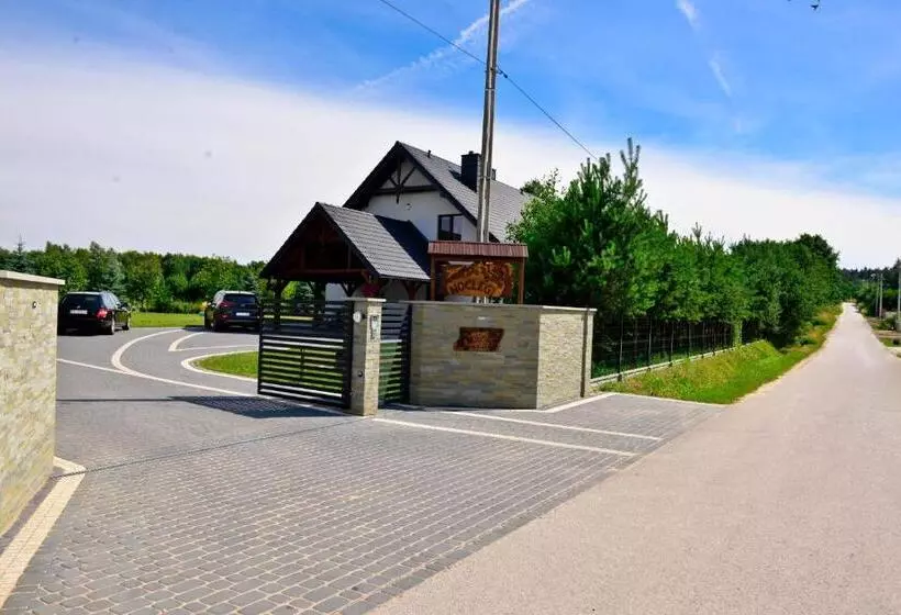 ホテル Agroturystyka Nad Stawem