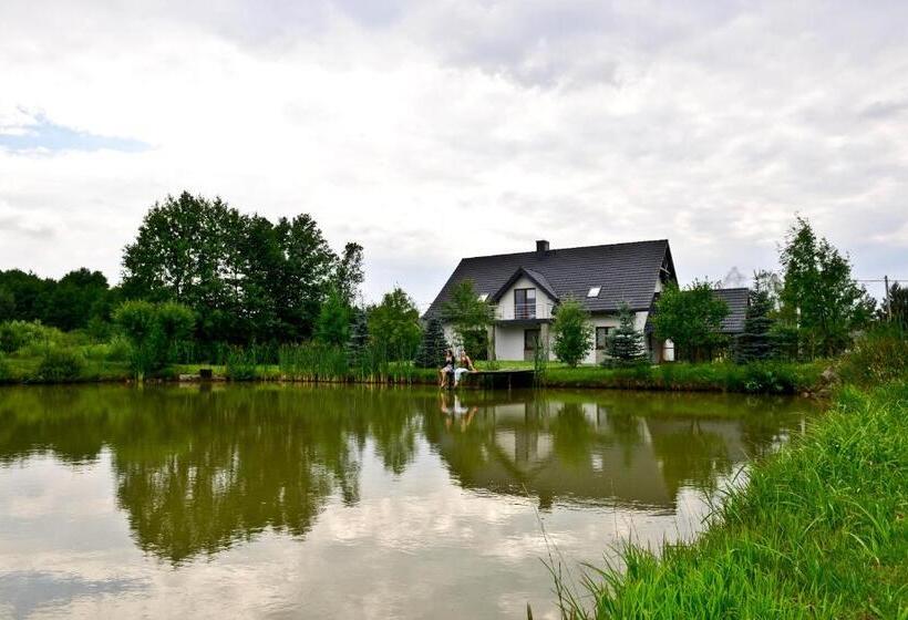 ホテル Agroturystyka Nad Stawem