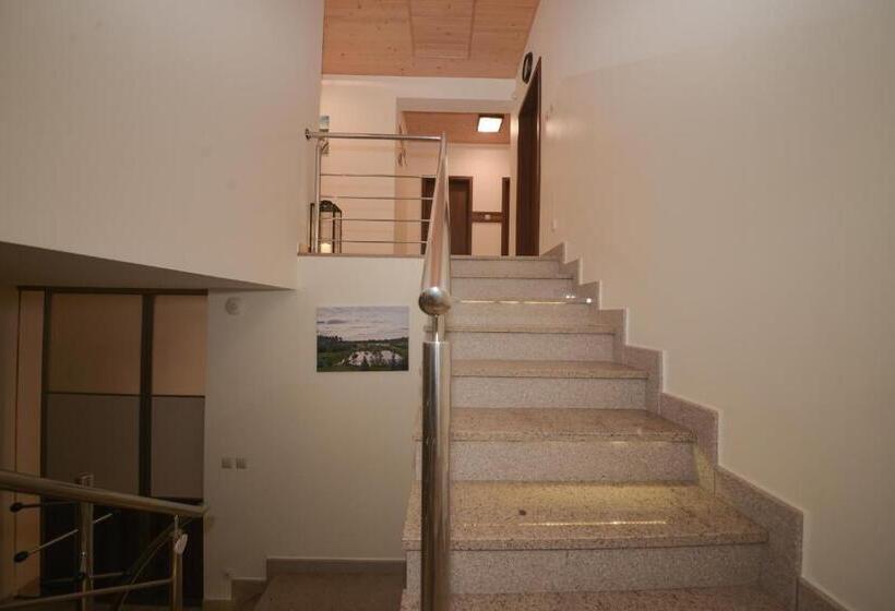 ホテル Agroturystyka Nad Stawem