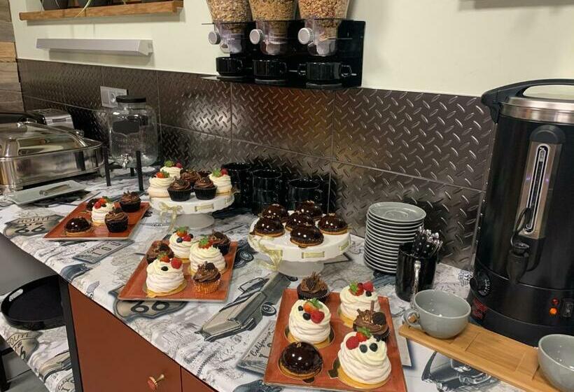 Отель Jantarvia Car Museum , Pasja I Wypoczynek Noclegi Z Klimatem