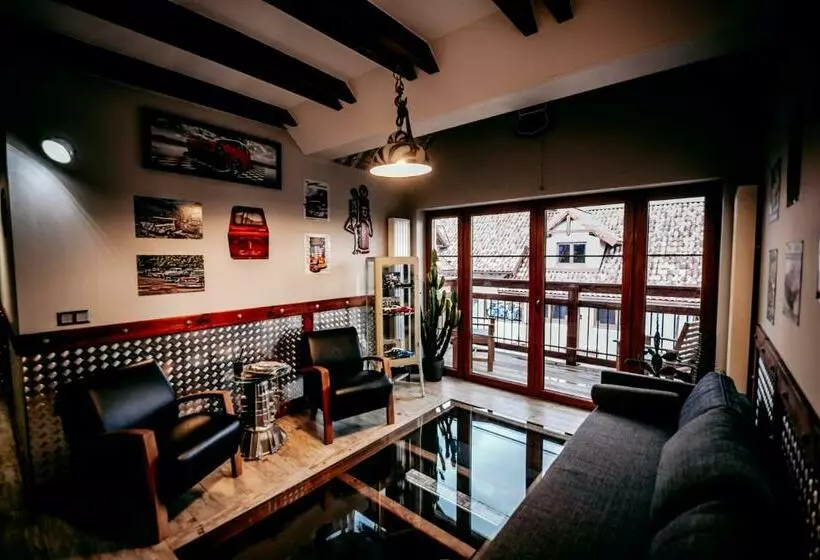 Hotelli Jantarvia Car Museum , Pasja I Wypoczynek Noclegi Z Klimatem