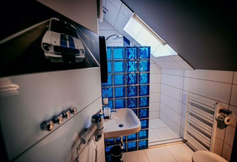 Отель Jantarvia Car Museum , Pasja I Wypoczynek Noclegi Z Klimatem