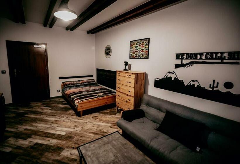 Отель Jantarvia Car Museum , Pasja I Wypoczynek Noclegi Z Klimatem