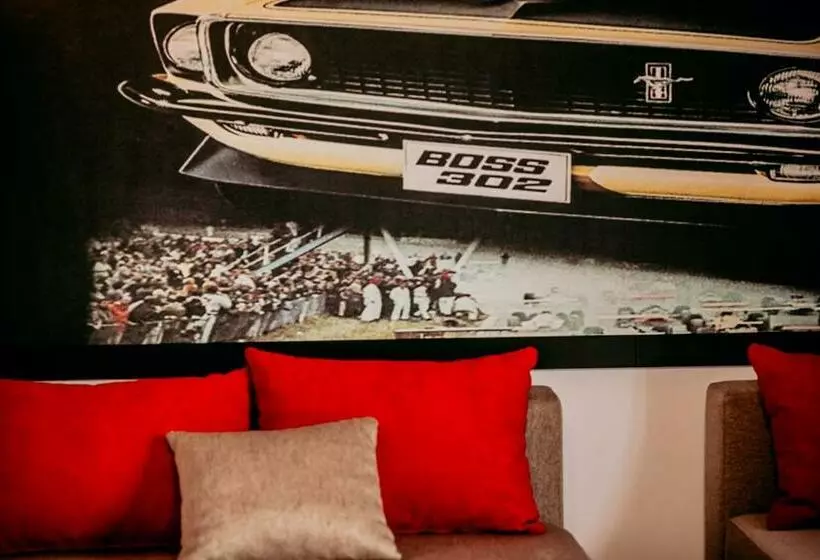 Hotelli Jantarvia Car Museum , Pasja I Wypoczynek Noclegi Z Klimatem