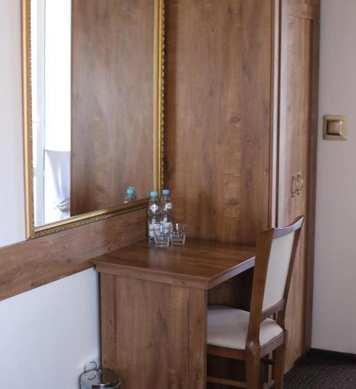 ホテル Pod Różami