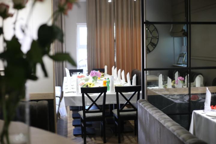 ホテル Pod Różami